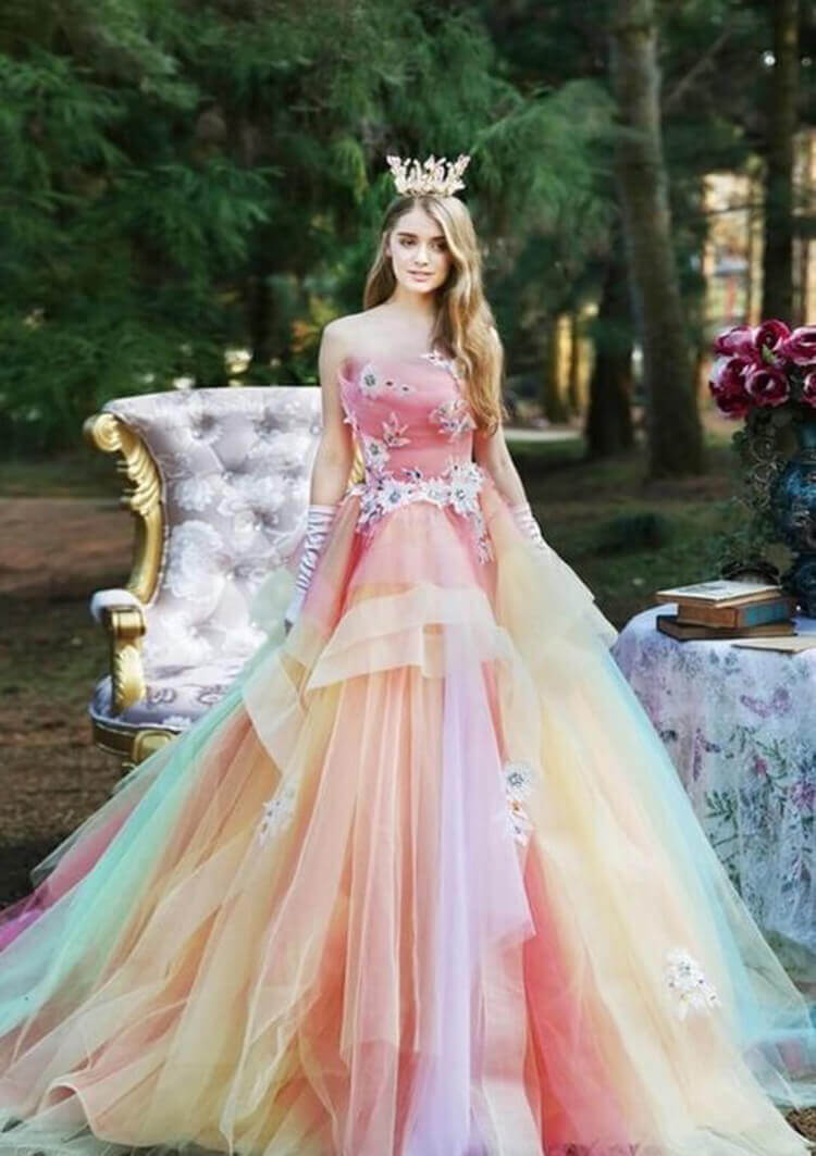 Tổng hợp những mẫu váy cưới màu hồng đẹp nhất năm 2021