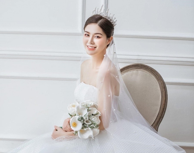 Lộ hình ảnh đầu tiên của cô dâu Đỗ Mỹ Linh Rạng rỡ e ấp trong váy cưới