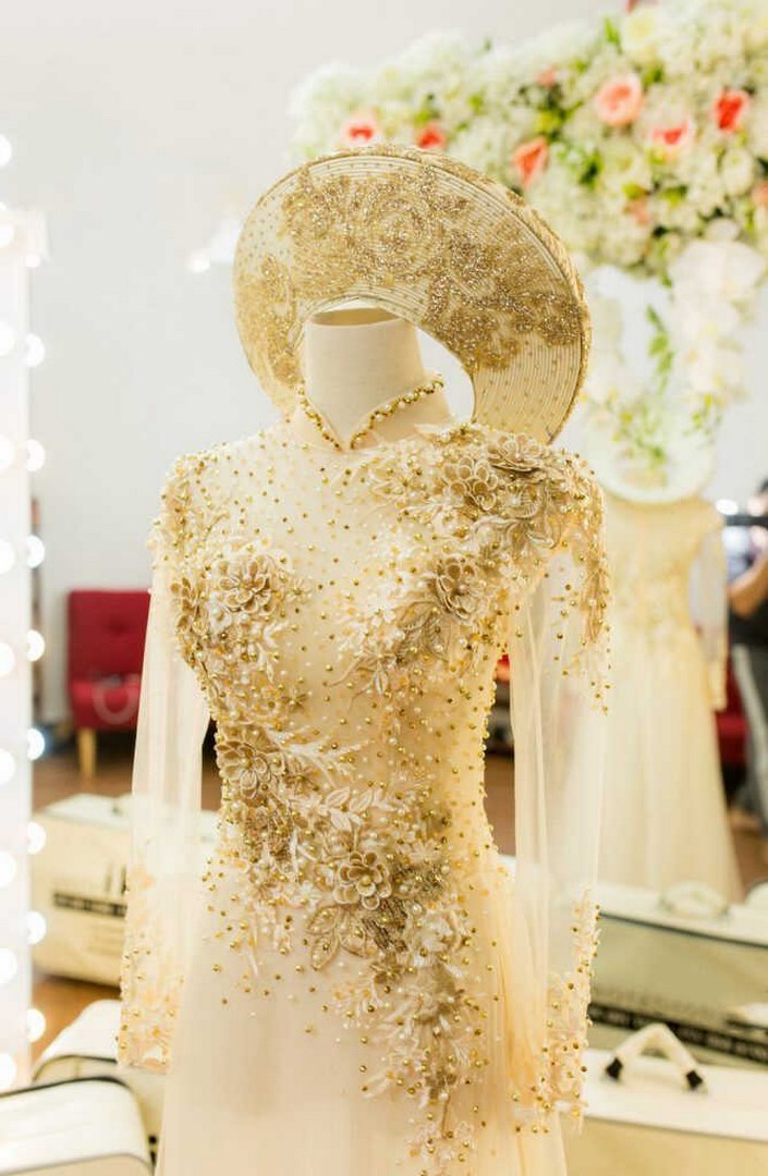 Váy cưới màu vàng phối ren phảng phất nét quý phái sang trọng cho cô dâu   PHƯƠNGs bridal